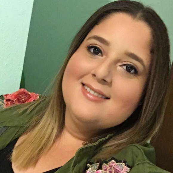 Meet your Posher, Francheska - Picture 1 of 2